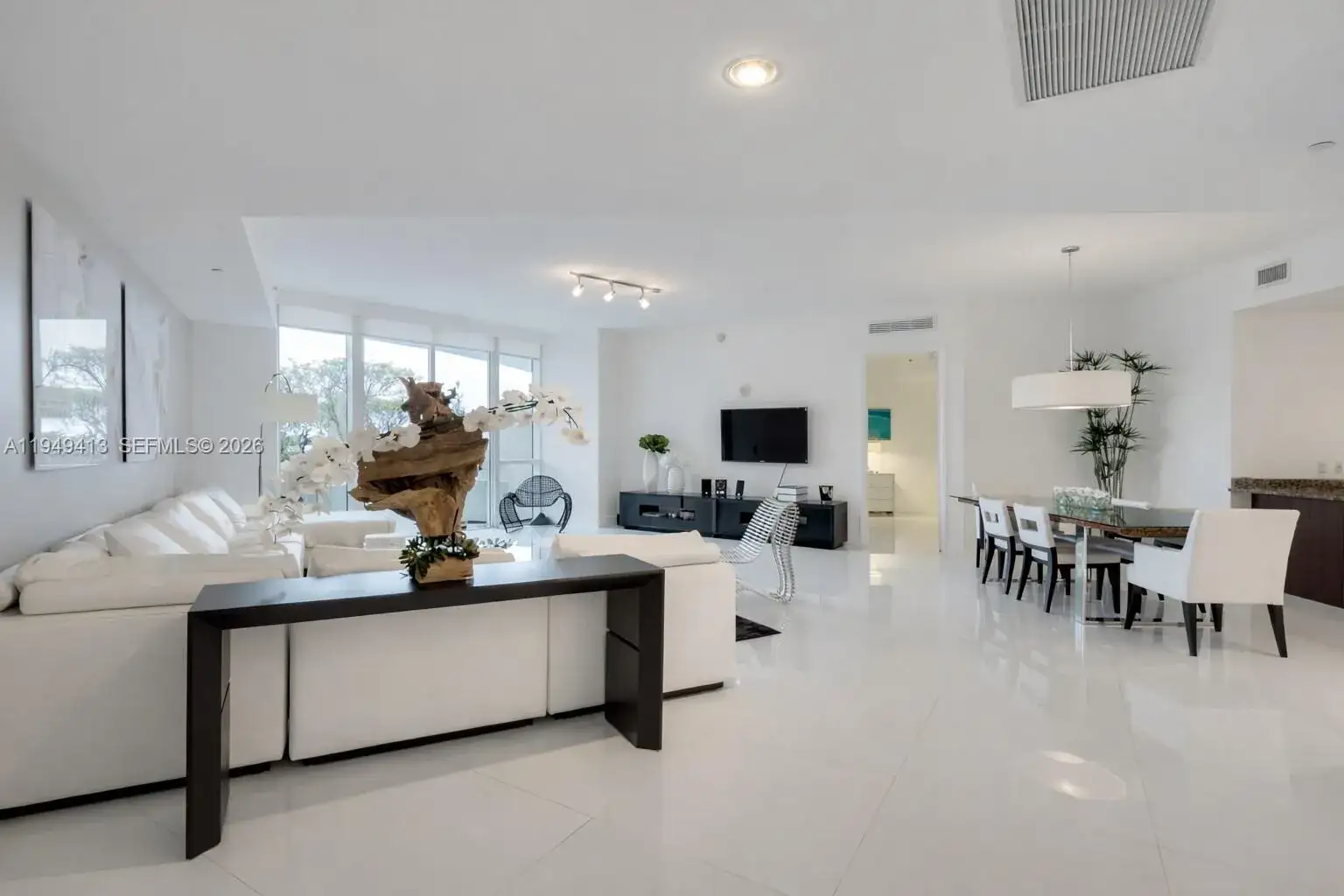 15811 Collins Ave # 403, Sunny Isles Beach FL 33160 photo 2
