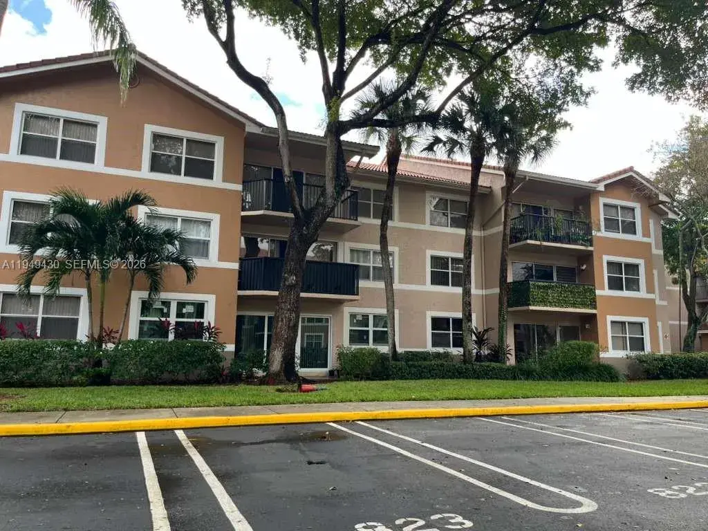8701 Wiles Rd # 103, Coral Springs FL 33067