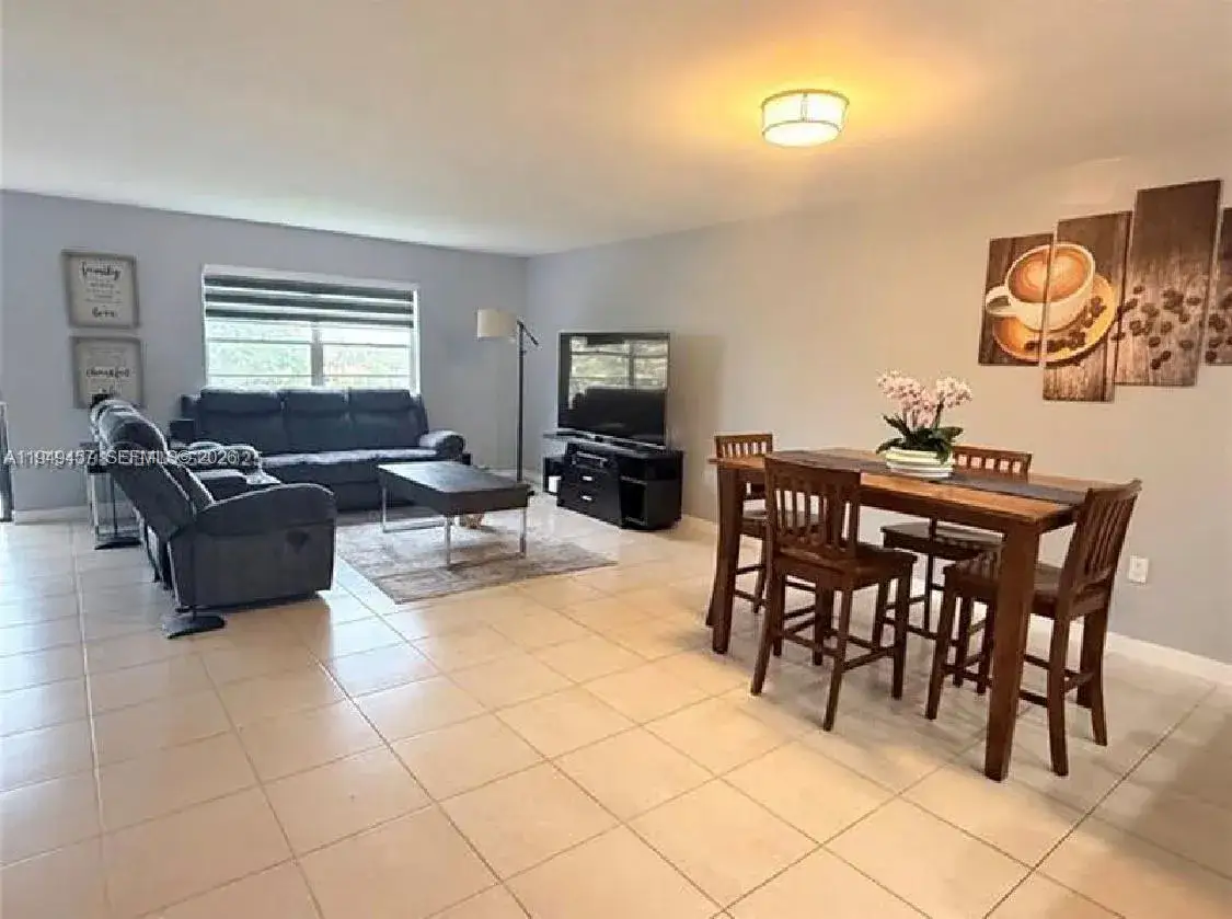 8931 N New River Canal Rd # 4C, Plantation FL 33324