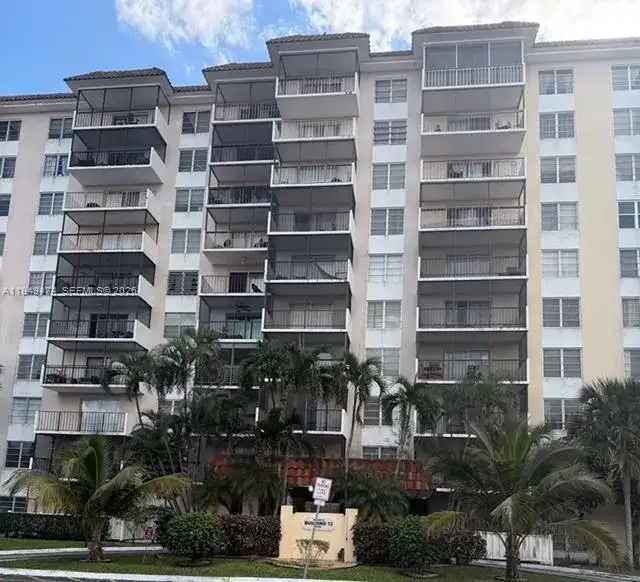4164 Inverrary Dr # 913, Lauderhill FL 33319 photo 2