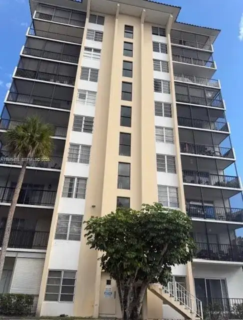 4164 Inverrary Dr # 913, Lauderhill FL 33319 photo 3