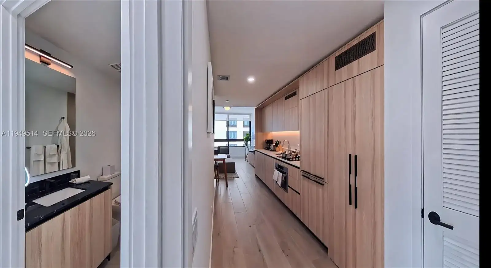 225 N Miami Ave # 1812, Miami FL 33132 photo 5