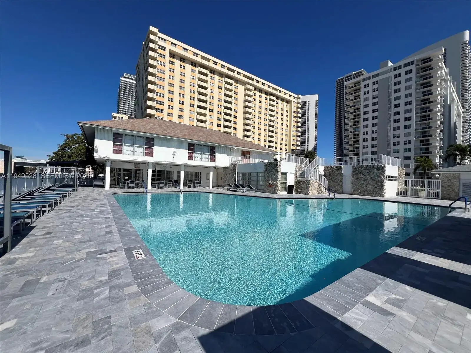 1833 S Ocean Dr # 1109, Hallandale Beach FL 33009 photo 2