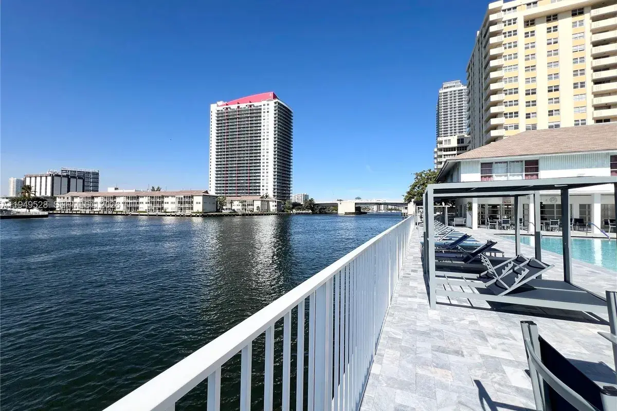 1833 S Ocean Dr # 1109, Hallandale Beach FL 33009