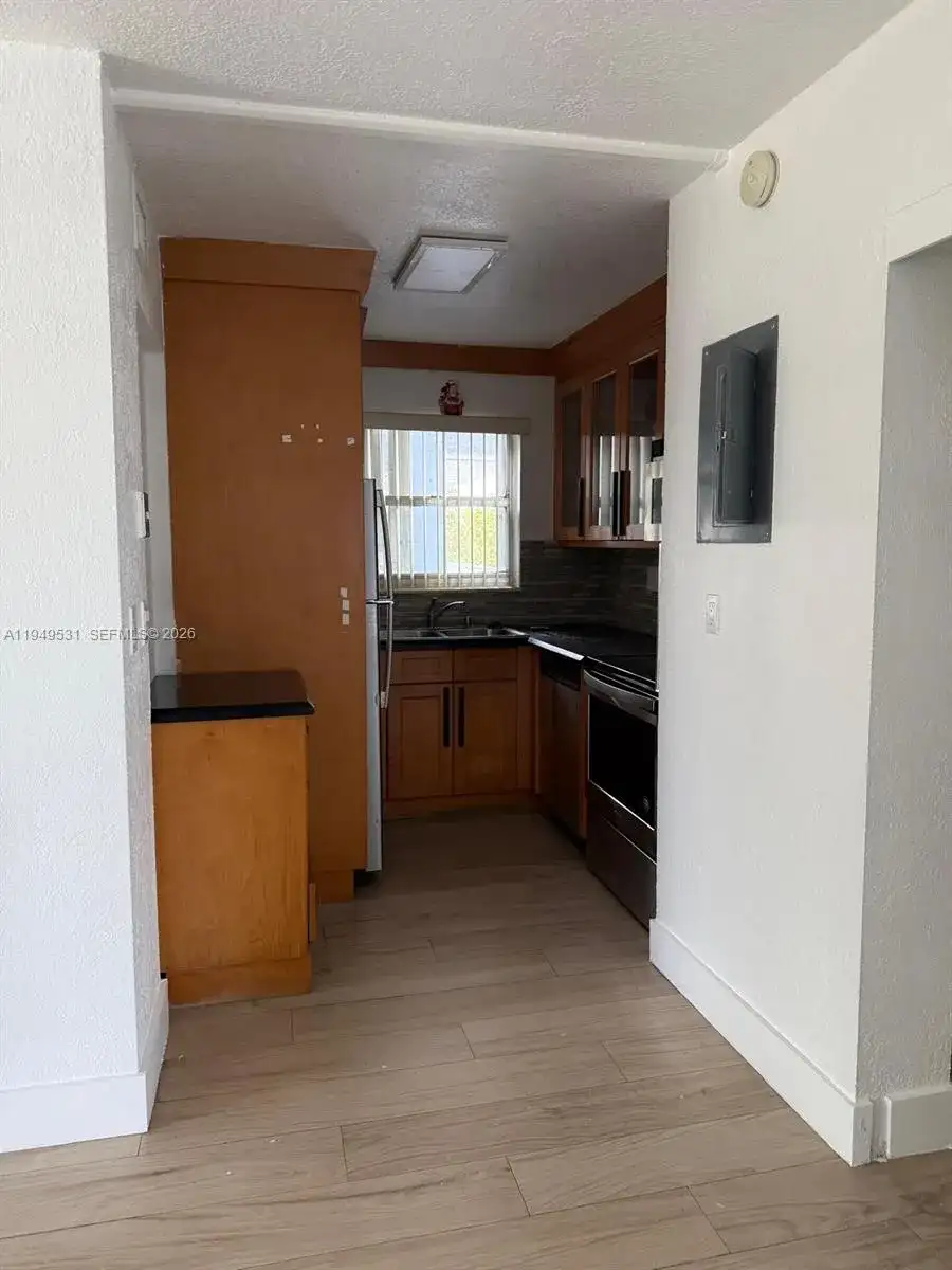 100 Fontainebleau Blvd # 403, Miami FL 33172 photo 2