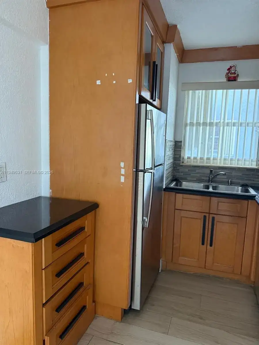 100 Fontainebleau Blvd # 403, Miami FL 33172 photo 3