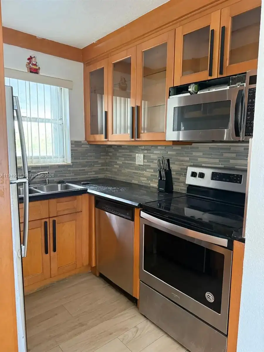 100 Fontainebleau Blvd # 403, Miami FL 33172 photo 4
