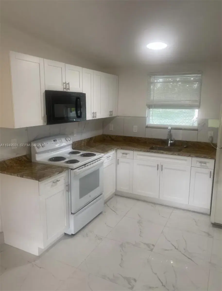 6045 Buchanan St # 1, Hollywood FL 33024