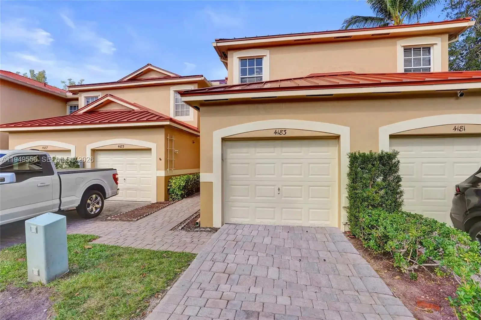 4183 Crystal Lake Dr, Deerfield Beach FL 33064 photo 2