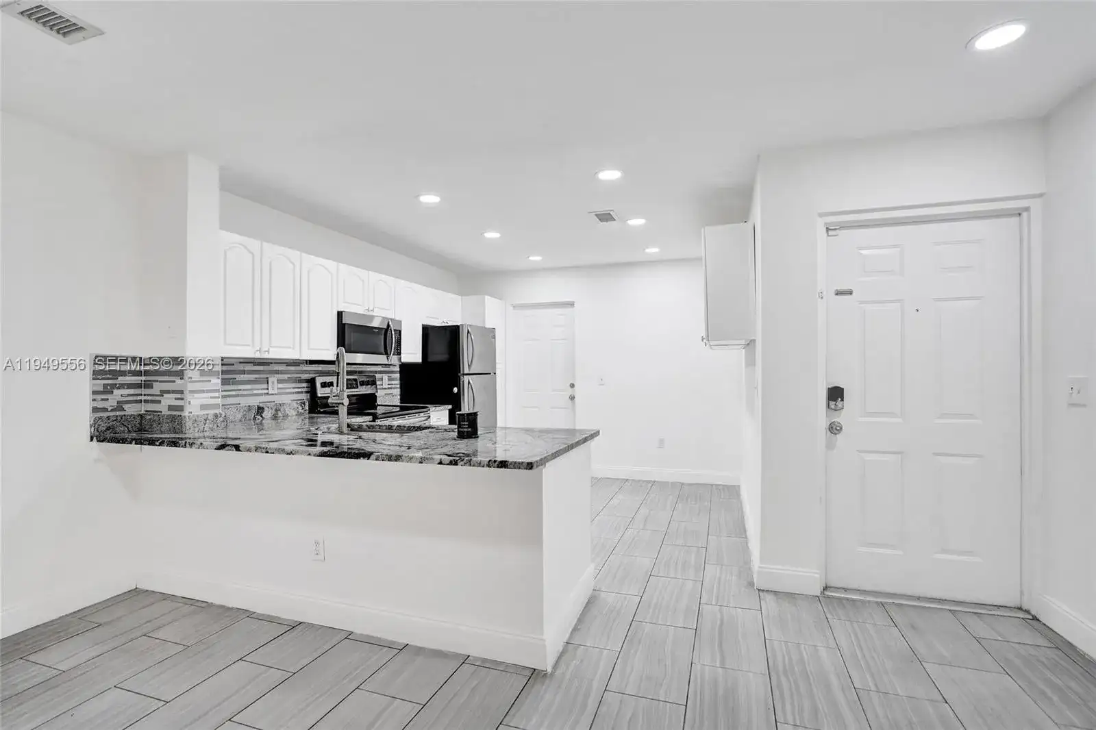 4183 Crystal Lake Dr, Deerfield Beach FL 33064 photo 5