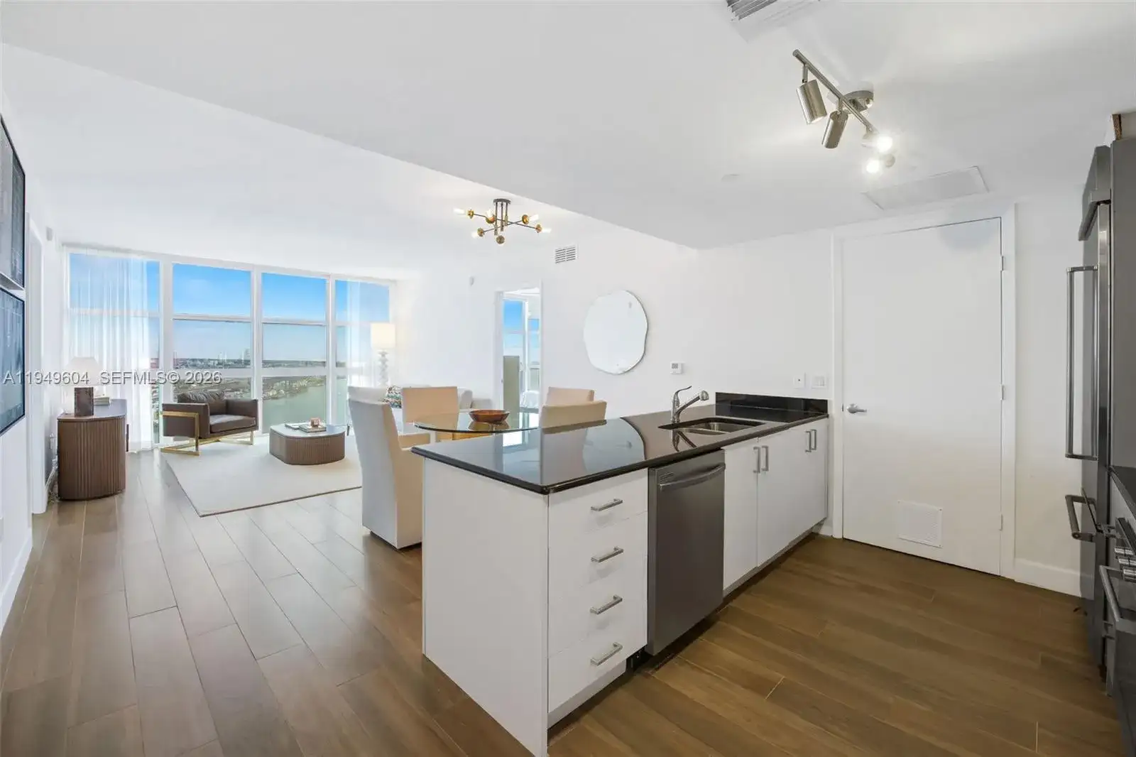 50 Biscayne Blvd # 3904, Miami FL 33132 photo 3