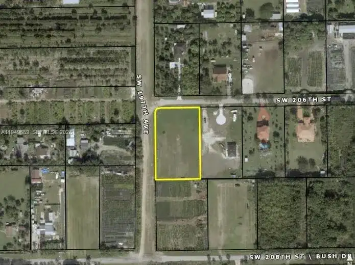 19690 SW 206th St, Miami FL 33187 photo 2