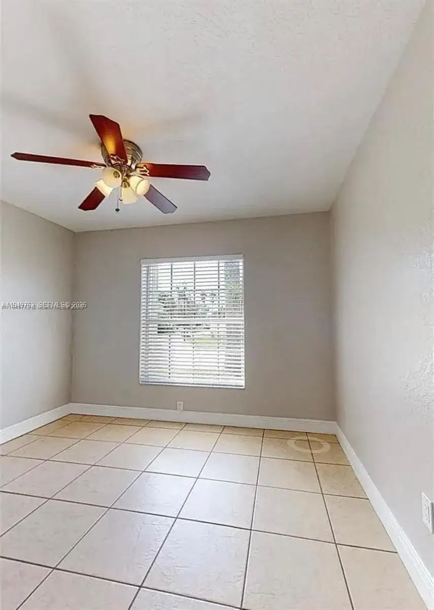 14001 Oak Ridge Dr, Davie FL 33325 photo 2