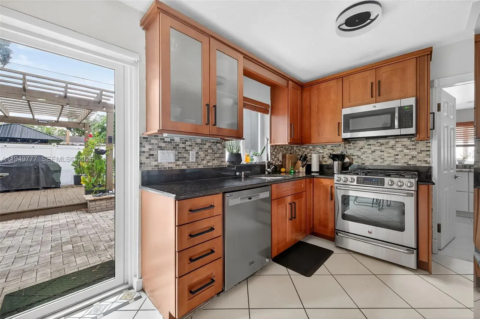 6640 Douglas # 0, Hollywood FL 33024