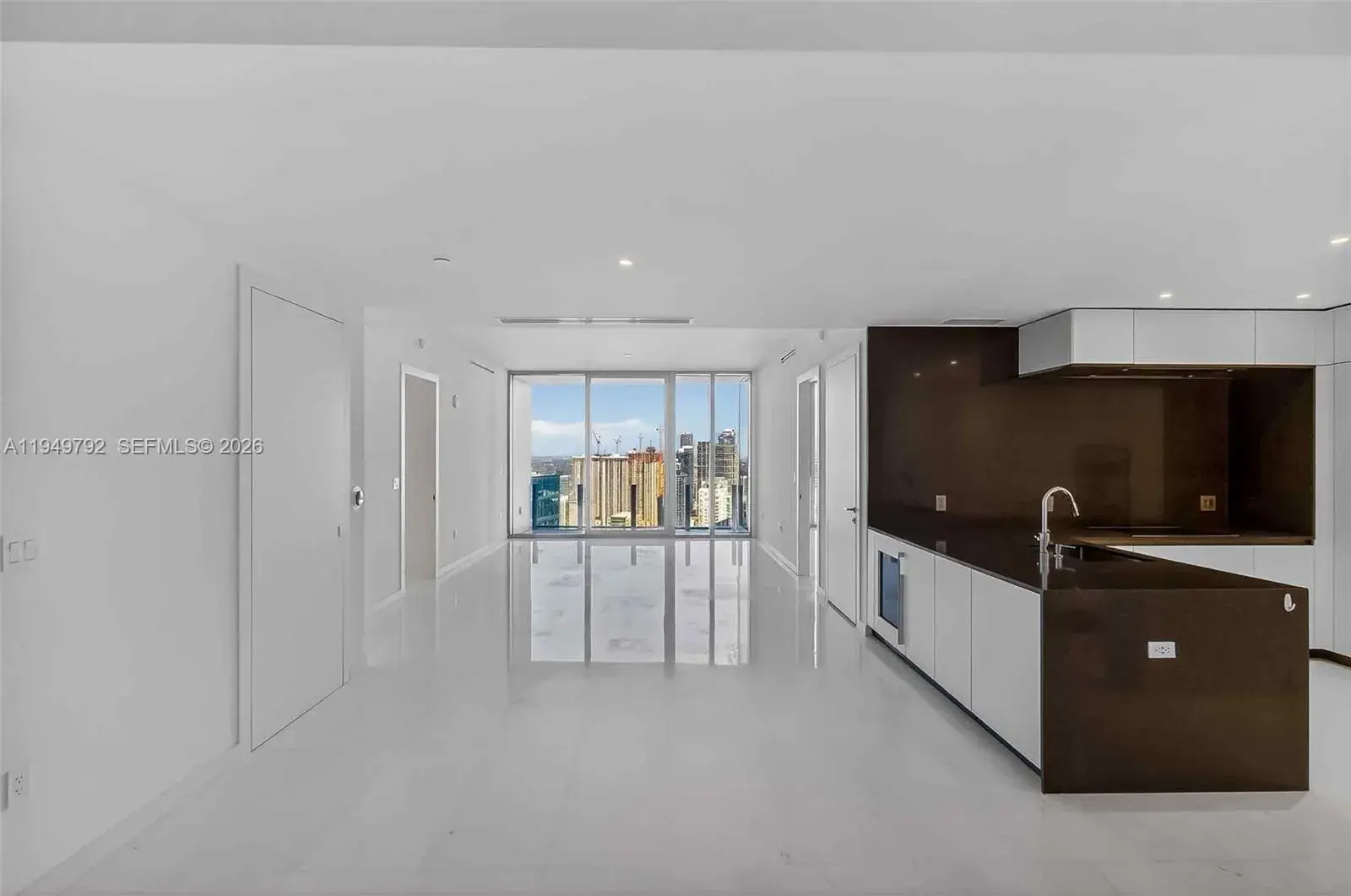 300 N Biscayne Boulevard Way # 4809W, Miami FL 33131