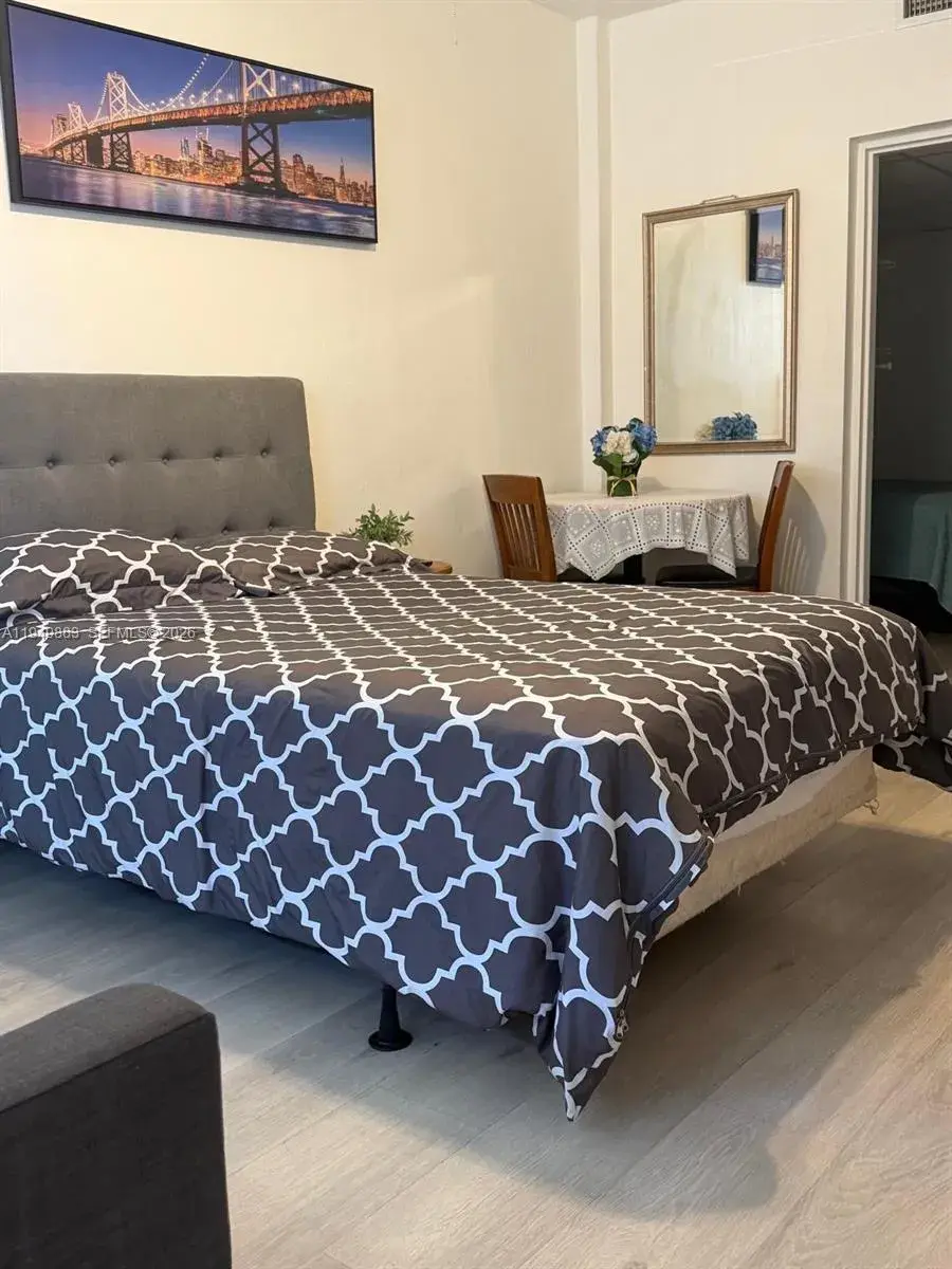 26 Diplomat Pkwy # 2263, Hallandale Beach FL 33009