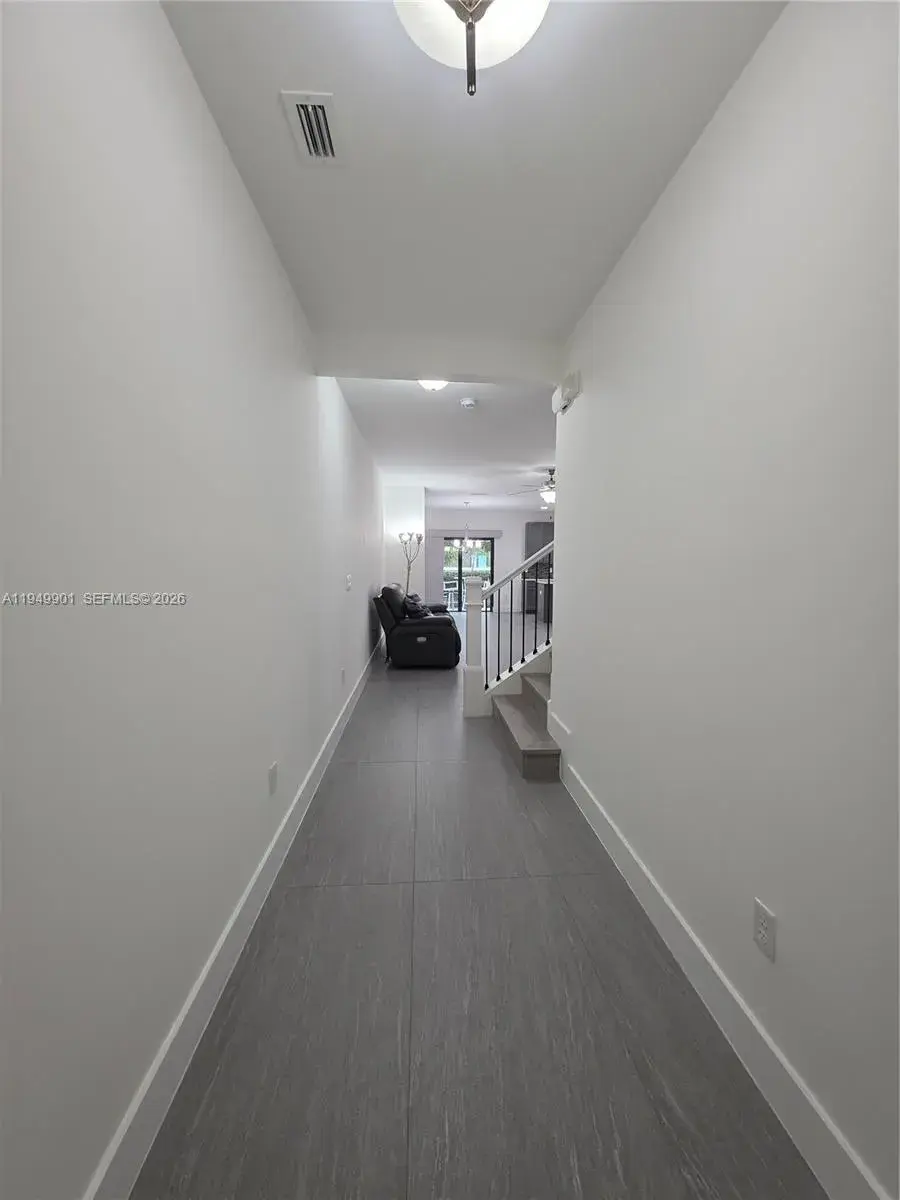 4538 S Aqua Bella Ln, Dania Beach FL 33312
