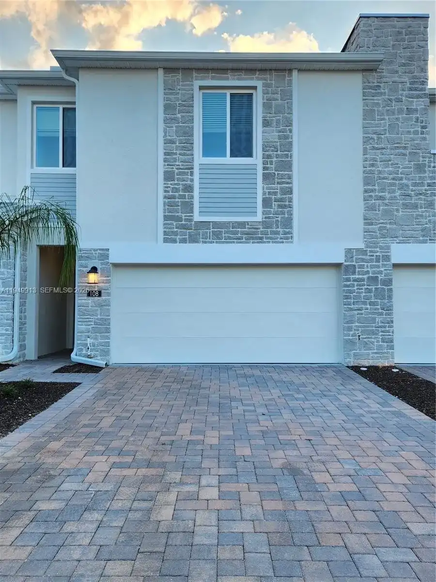108 Bogey Dr, Davenport FL 33896