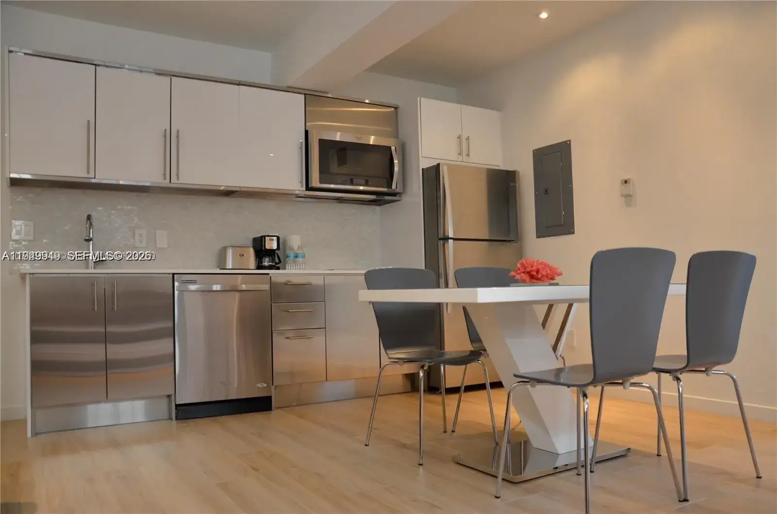 1 bedroom 1 bath Residential for sale at 700 16th St # 201, Miami Beach FL 33139