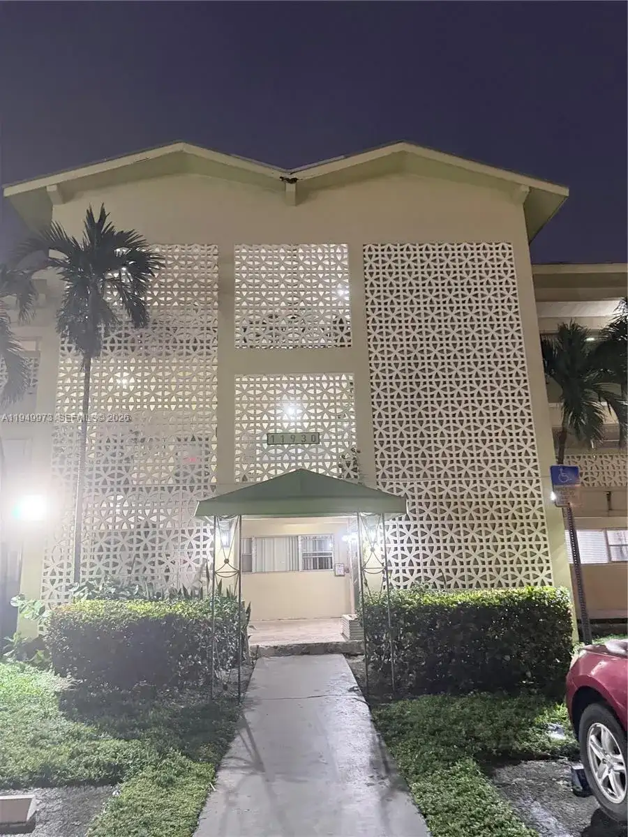11930 NE 19th Dr # 28, North Miami FL 33181 photo 2