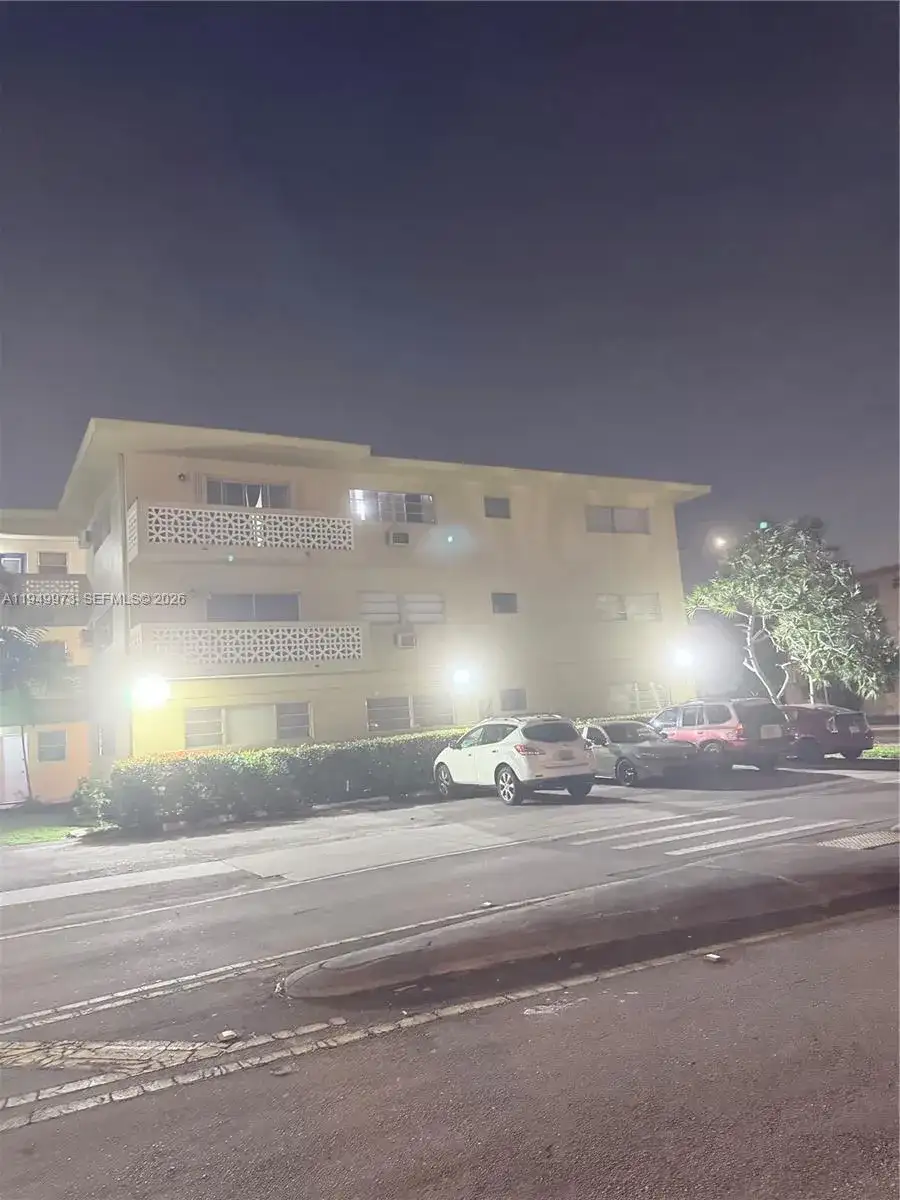 11930 NE 19th Dr # 28, North Miami FL 33181 photo 5