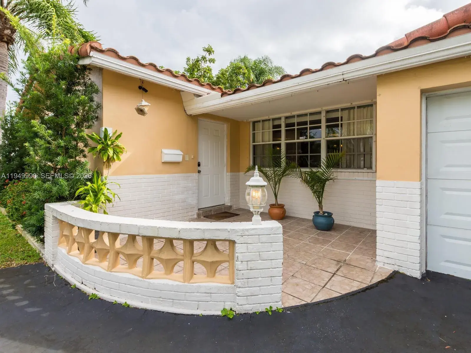 5524 Garfield St, Hollywood FL 33021