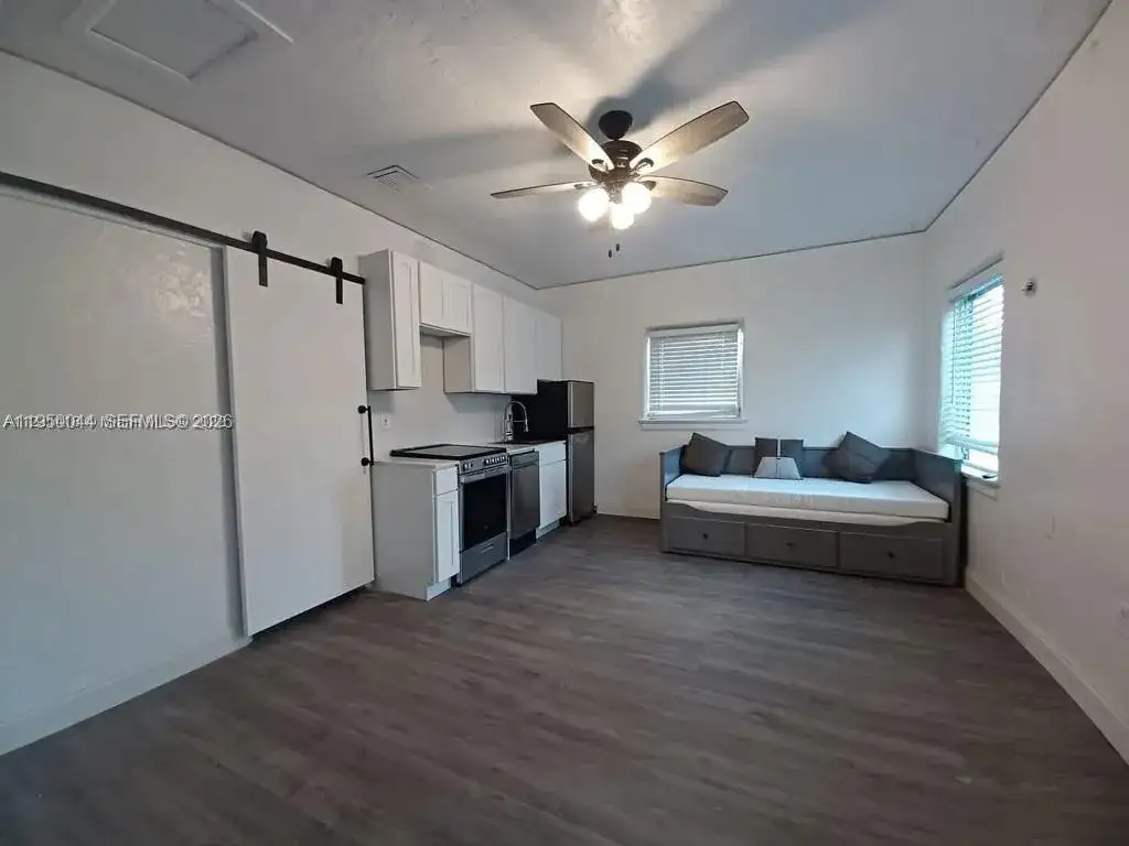 2822 Pine Tree Dr # 4A, Miami Beach FL 33140 photo 3