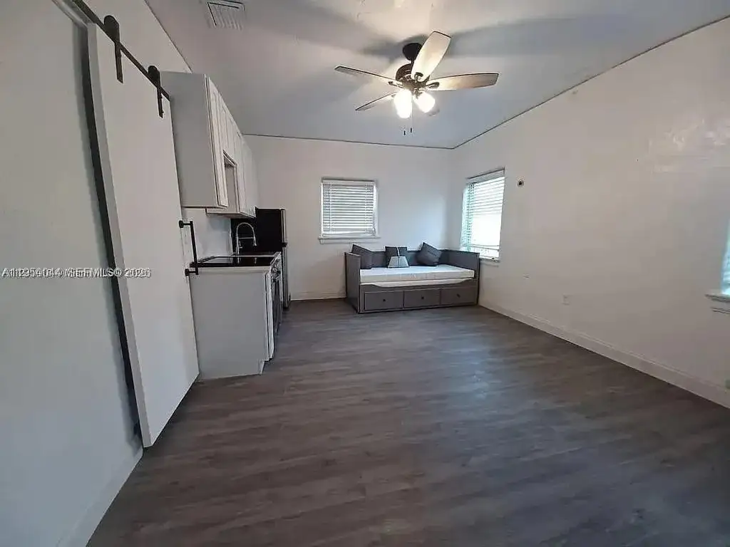 2822 Pine Tree Dr # 4A, Miami Beach FL 33140 photo 4
