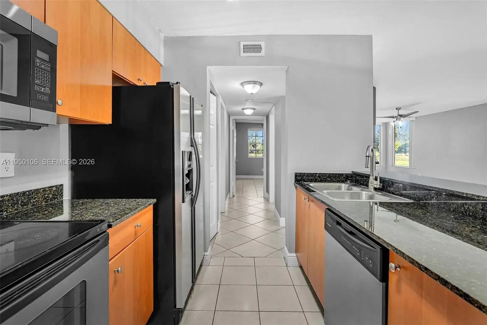 2881 N Oakland Forest Dr # 113, Oakland Park FL 33309 photo 4