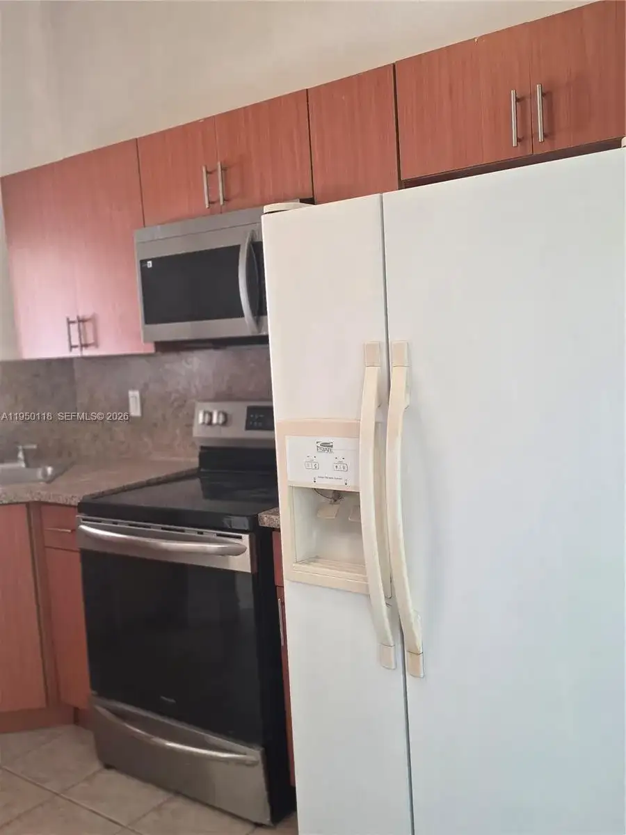 124 NE 13th Ave # 21, Homestead FL 33033 photo 2