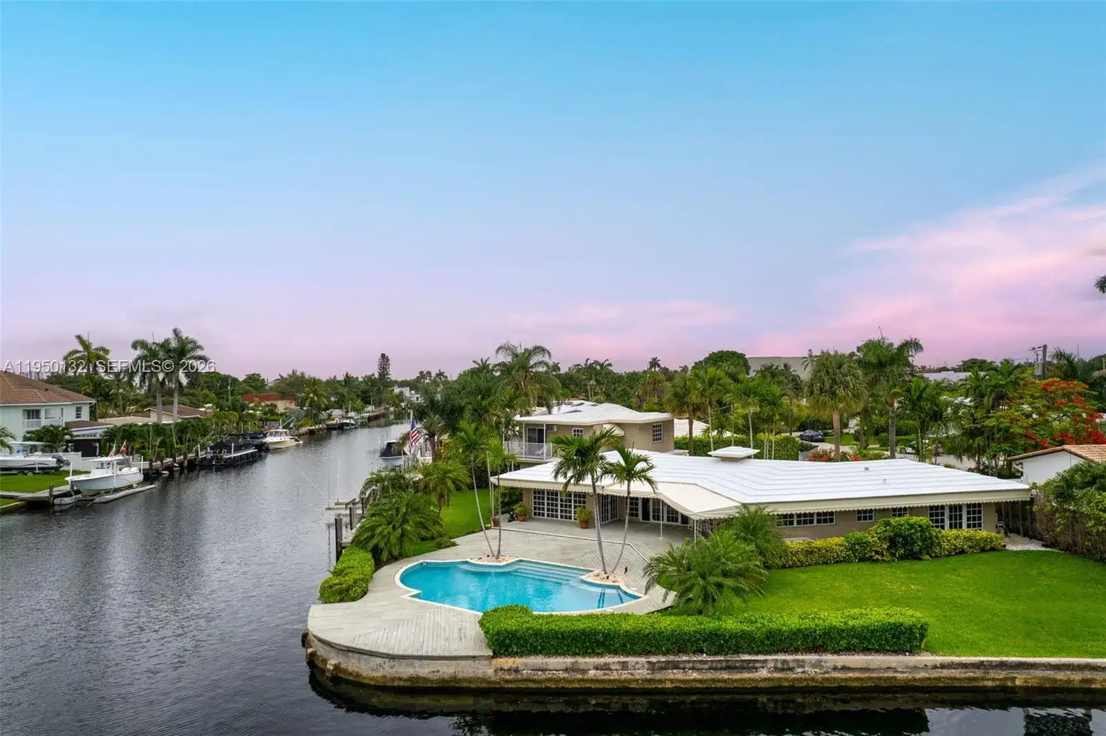 2130 NE 15th St, Fort Lauderdale FL 33304 photo 2