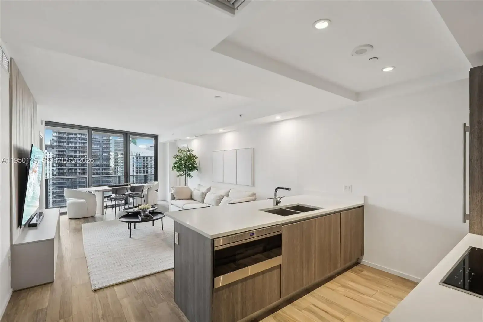 801 S Miami Ave # 3802, Miami FL 33130 photo 4