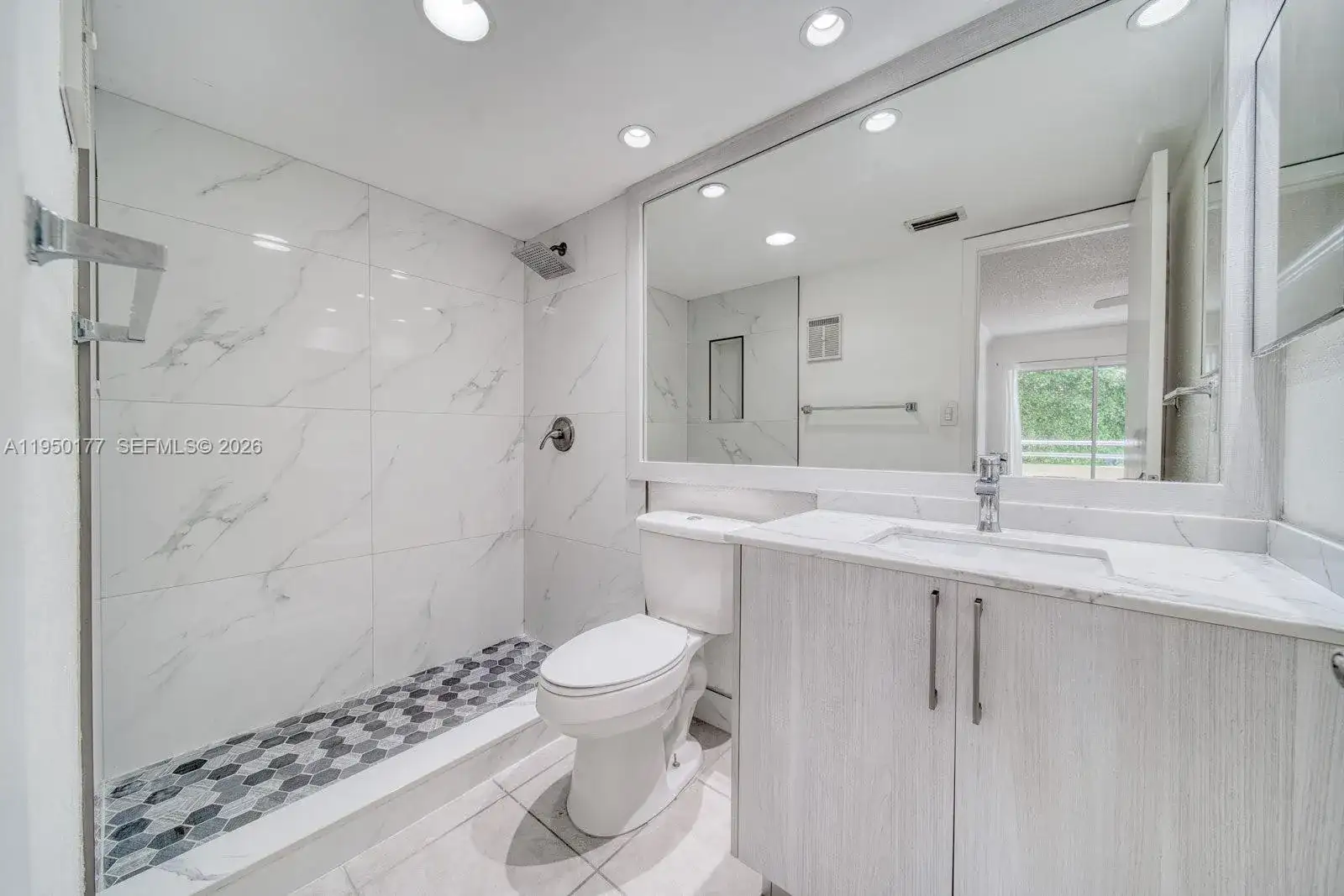 10795 SW 108th Ave # 304, Miami FL 33176 photo 4