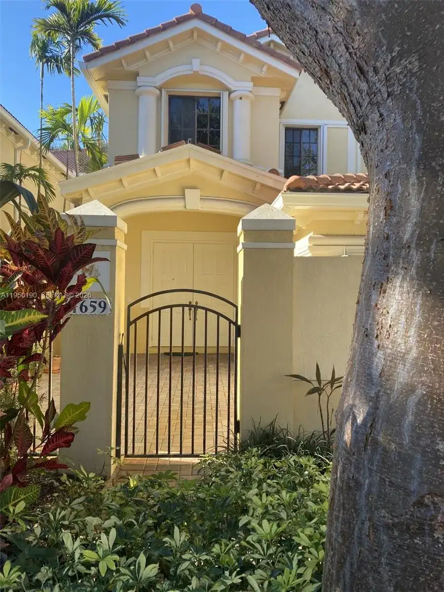 1659 Passion Vine Cir # 4, Weston FL 33326 photo 2