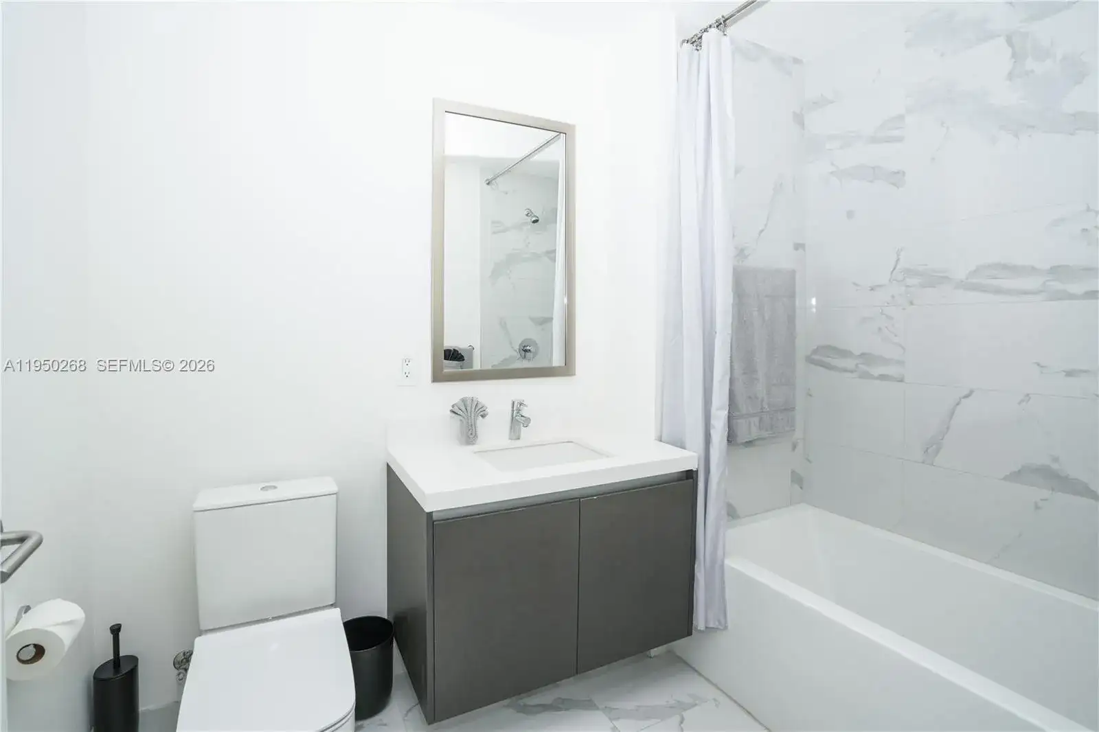 851 NE 1st Ave # 2101, Miami FL 33132 photo 5