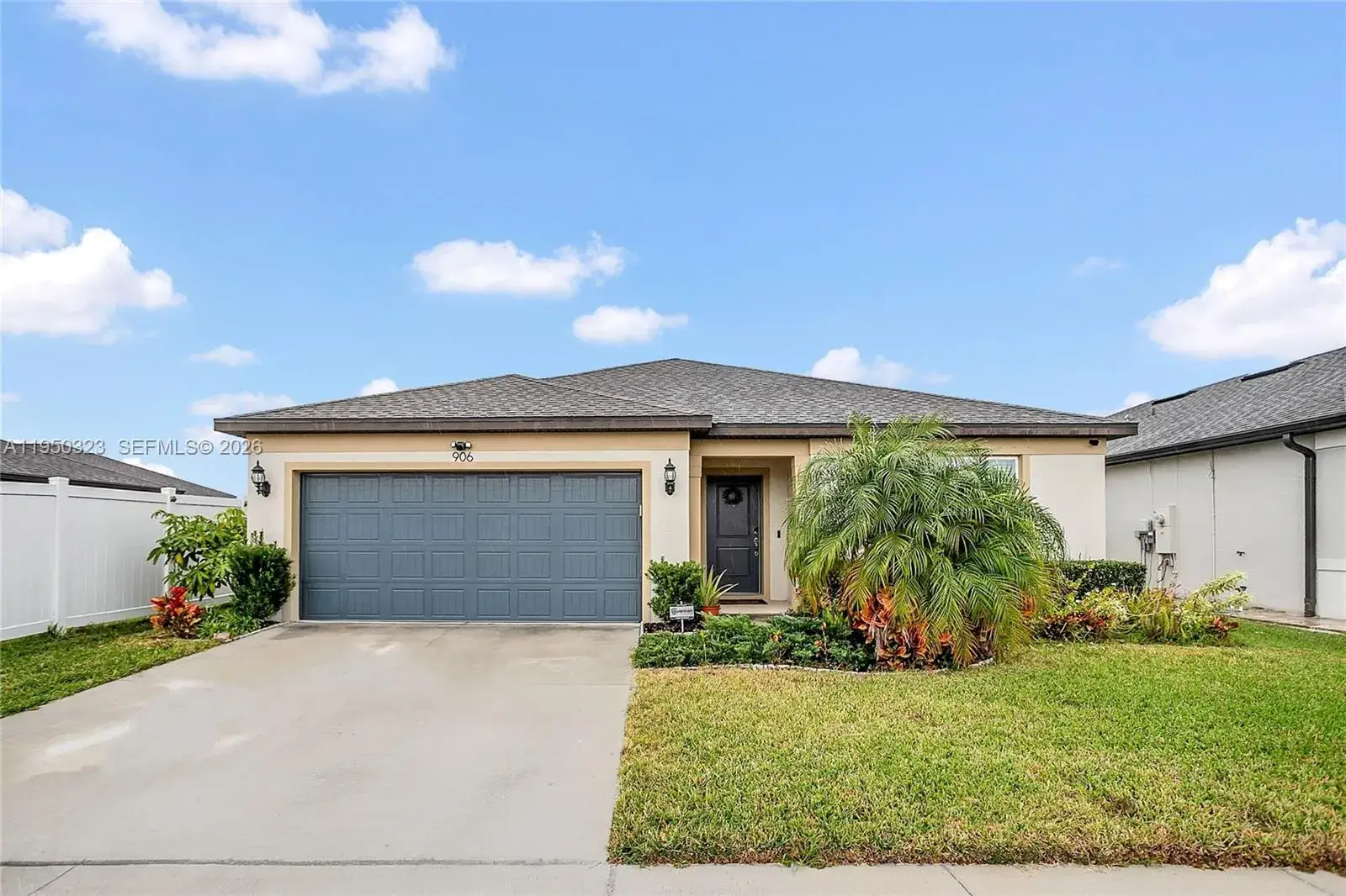 906 906 SWAYING SAWGRASS AVENUE, RUSKIN, Other City - In The State Of Florida FL 33570