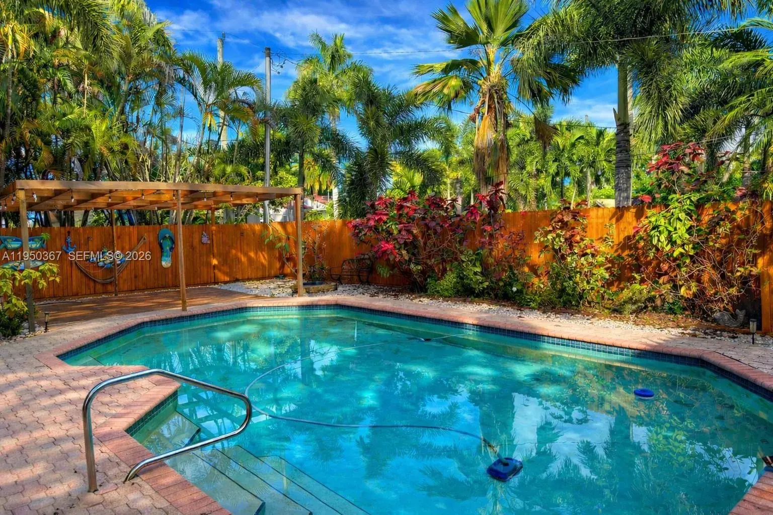 1415 Mayo St, Hollywood FL 33020