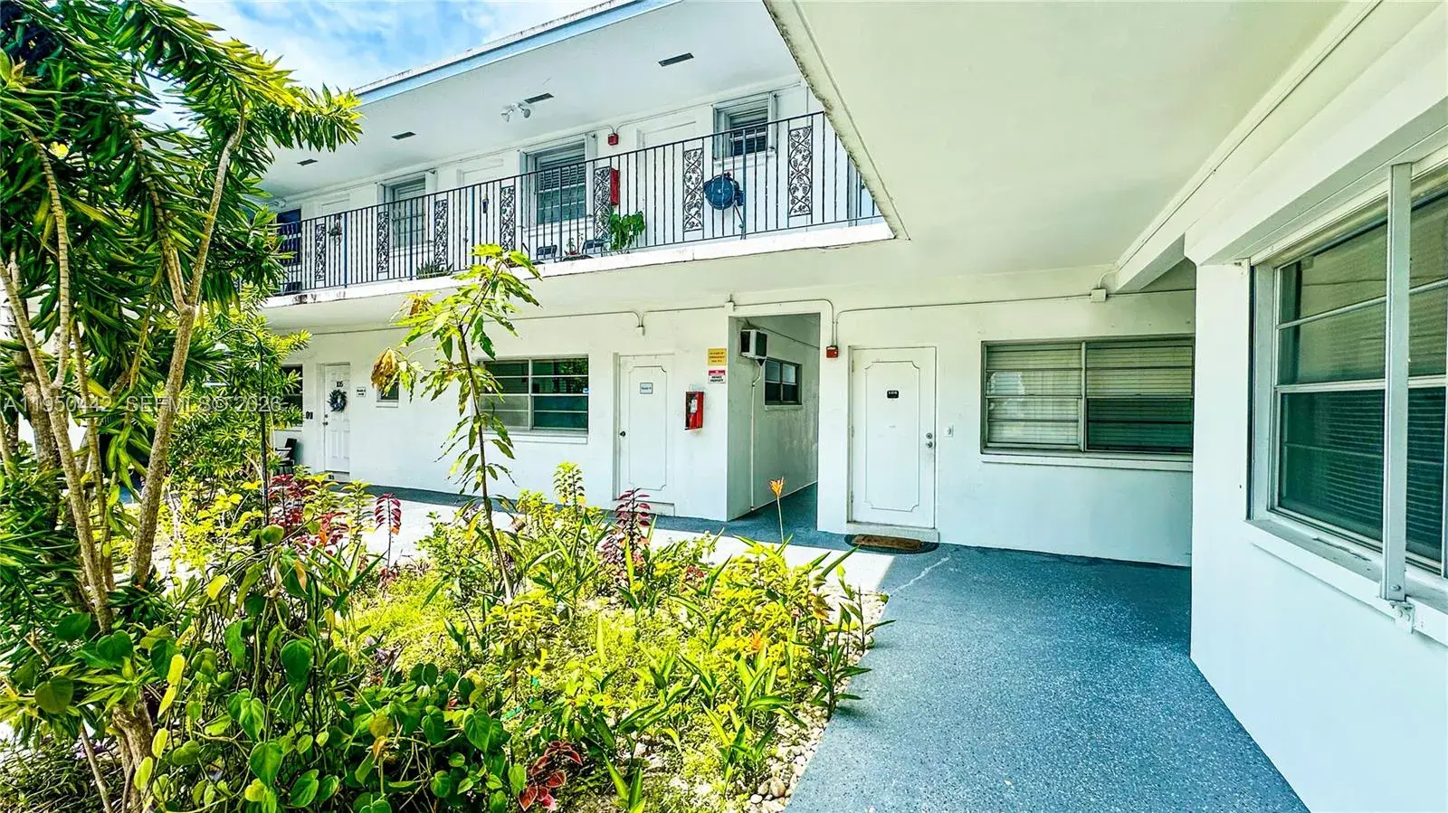 3515 Van Buren St # A, Hollywood FL 33021