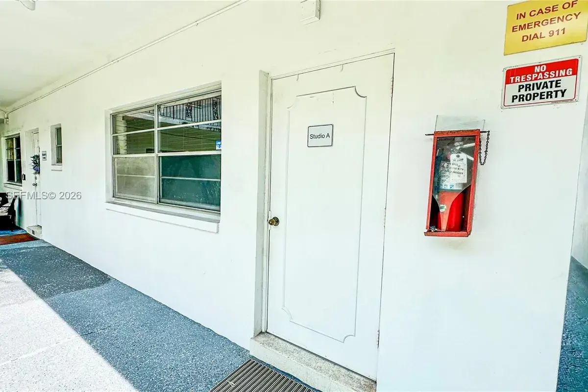 3515 Van Buren St # A, Hollywood FL 33021