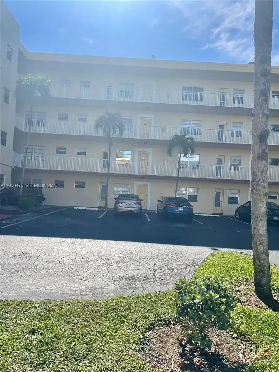 3940 NW 42nd Ave # 319, Lauderdale Lakes FL 33319 photo 2