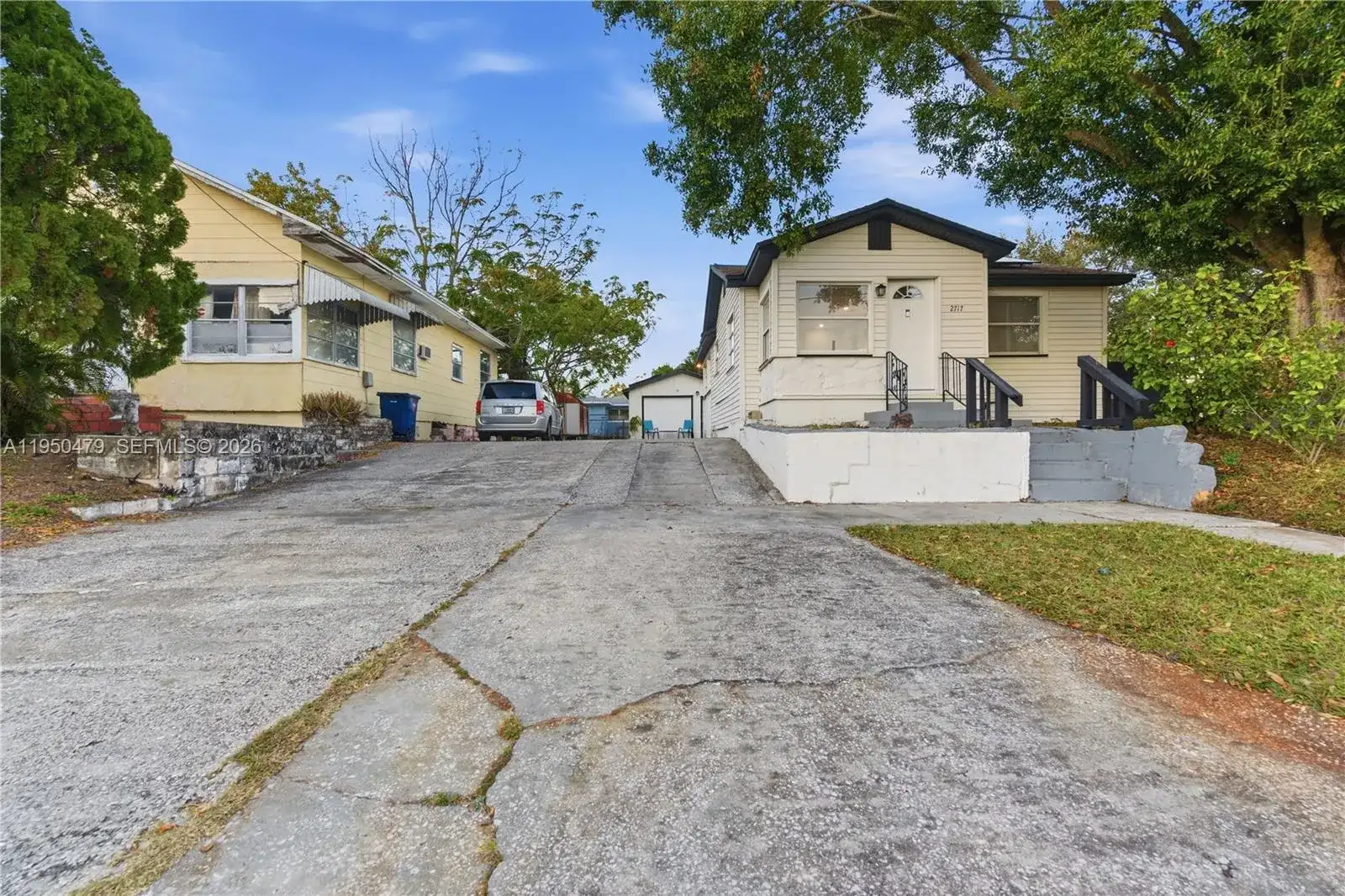 2717 W CHERRY STREET, Tampa FL 33607 photo 2