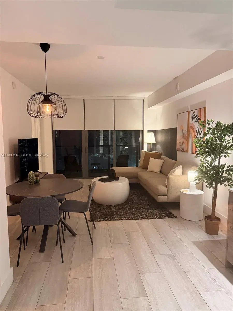 121 NE 34th St # 2806A, Miami FL 33137