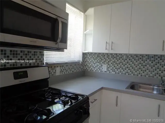 1925 Thomas St # 1925, Hollywood FL 33020