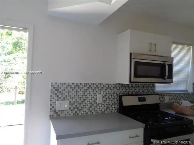 1925 Thomas St # 1925, Hollywood FL 33020