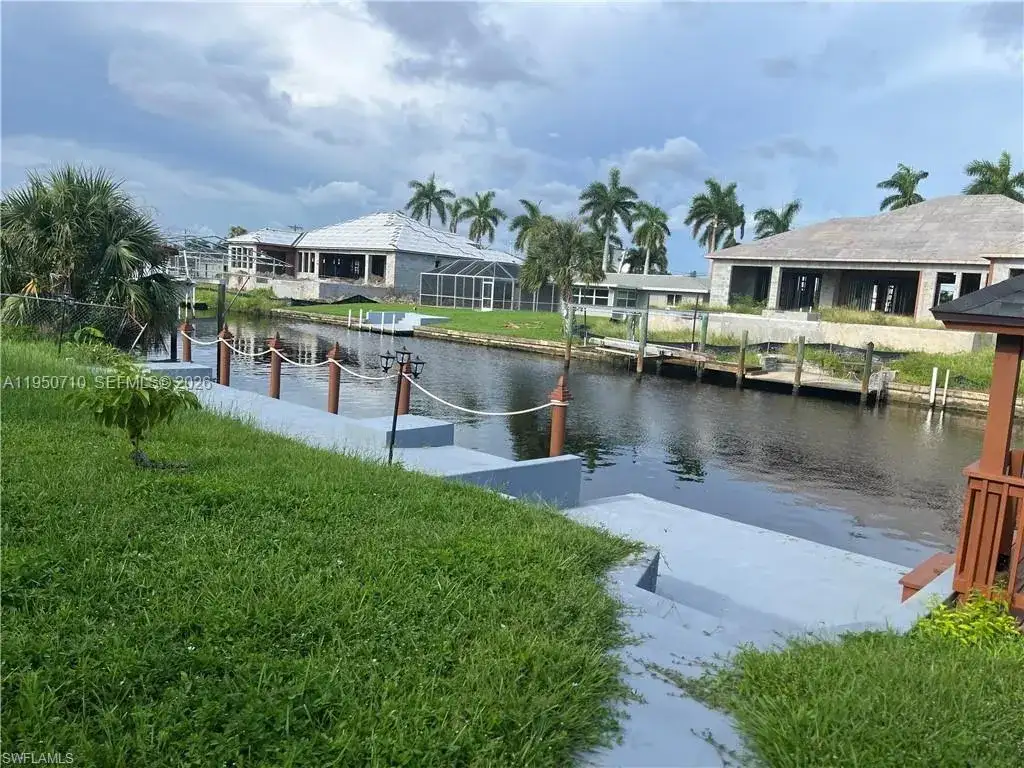 5313 Bayview Ct, Cape Coral FL 33904 photo 2