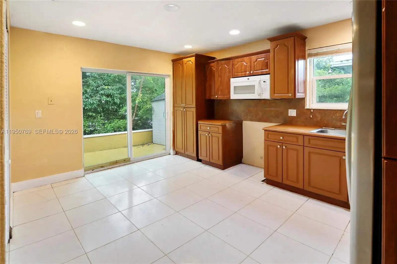 6120 SW 19th St, North Lauderdale FL 33068 photo 4