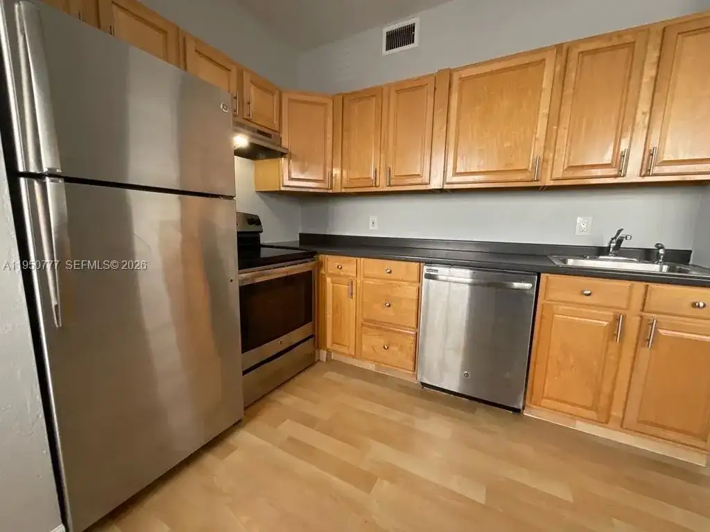 1360 Collins Ave # 102, Miami Beach FL 33139 photo 2