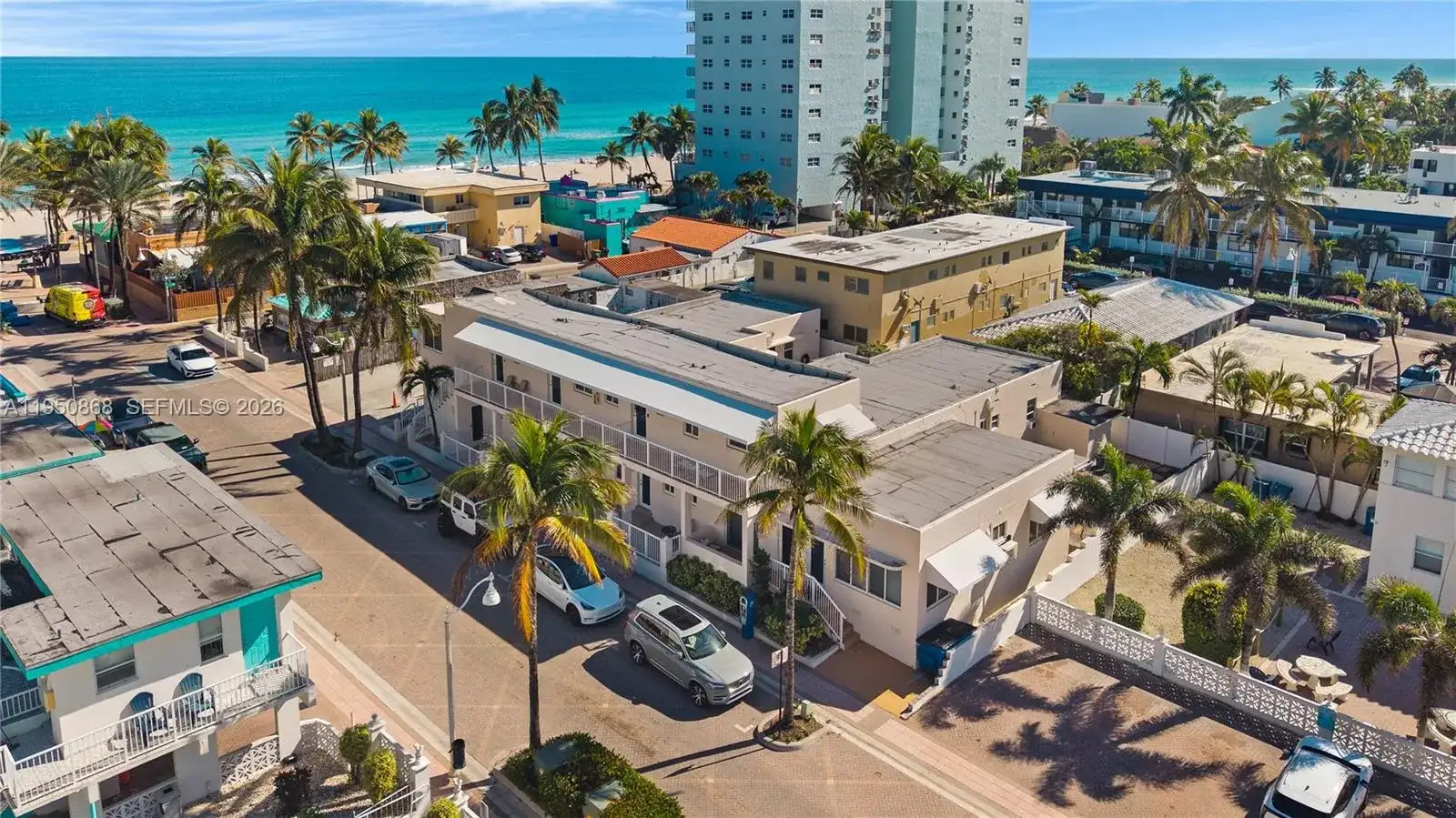320 New York St, Hollywood FL 33019 photo 2