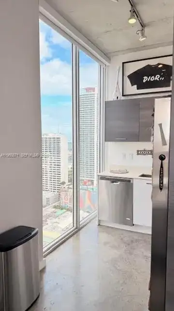 151 SE 1st St # 3010, Miami FL 33131 photo 3