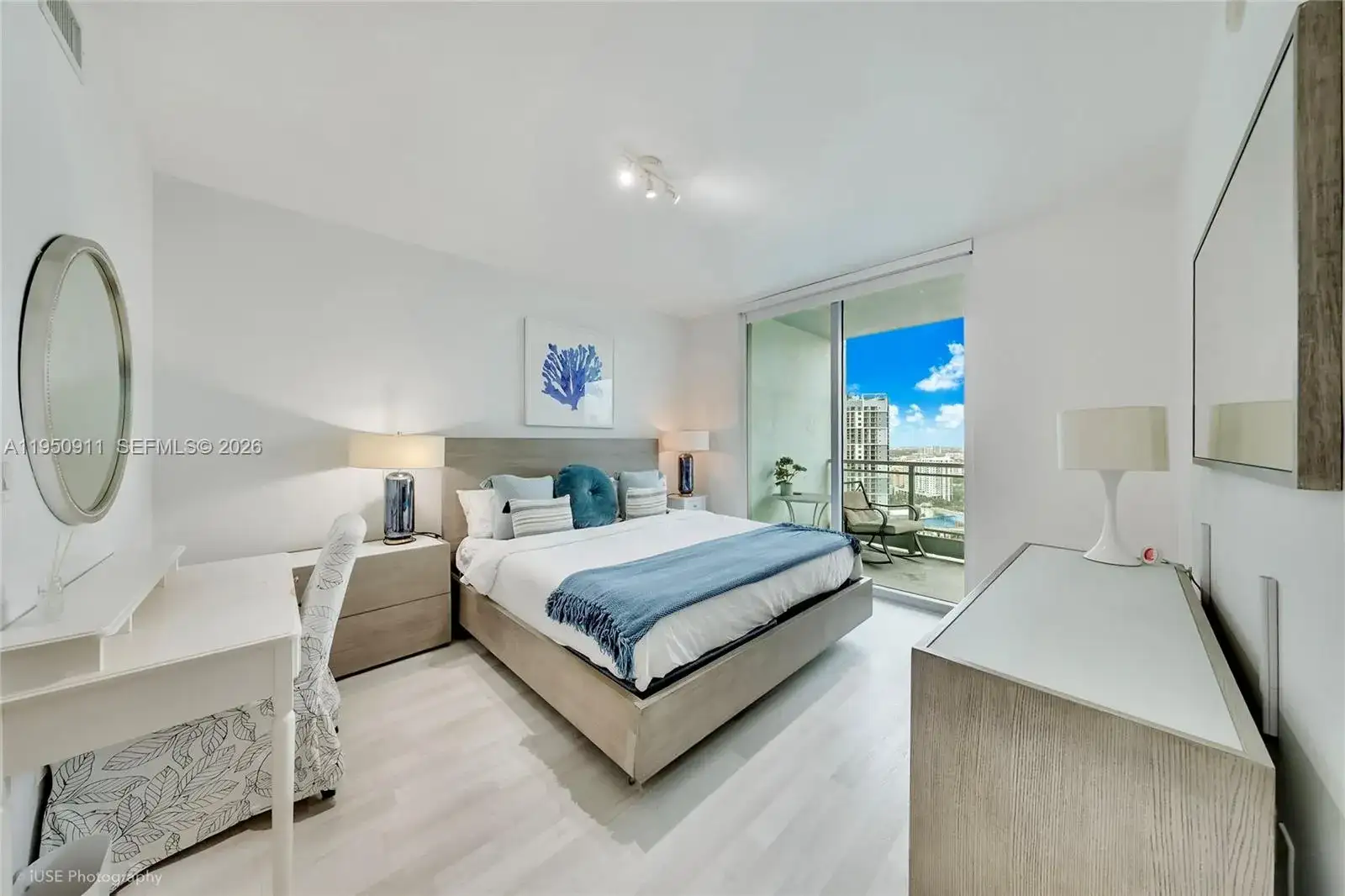 90 SW 3rd St # 3109, Miami FL 33130 photo 4